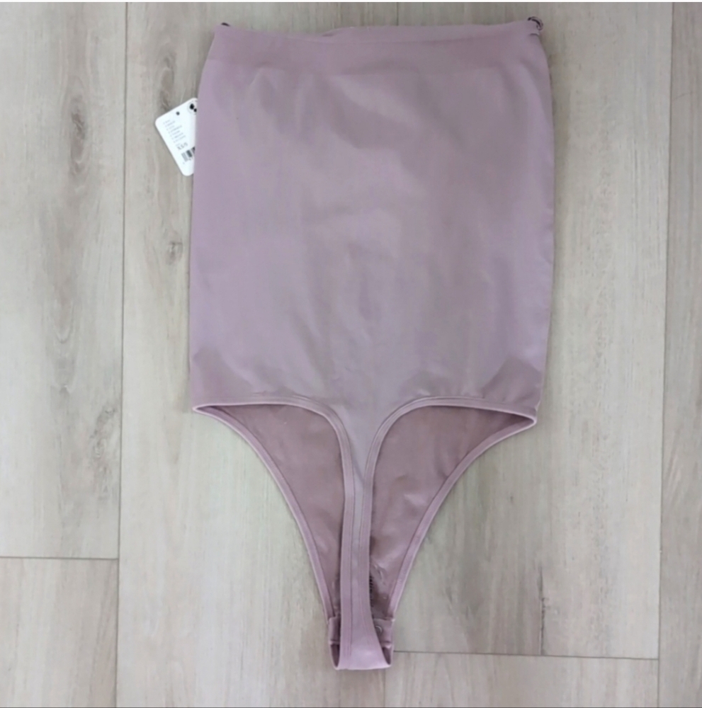 FREE PEOPLE | Women's Taupe Strapless Stretchy Bodycon Thong Bodysuit - Picture 4 of 4
